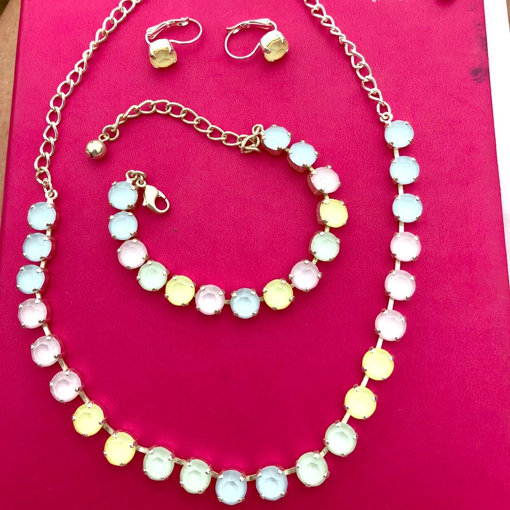 (Sale 3 for $15) Necklace, bracelet, earrings.